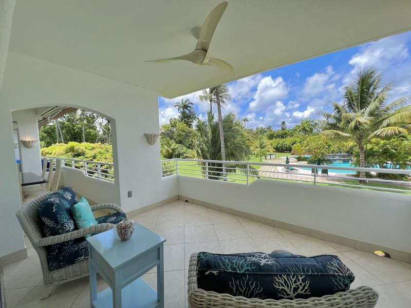 Glitter Bay 209 , St James  