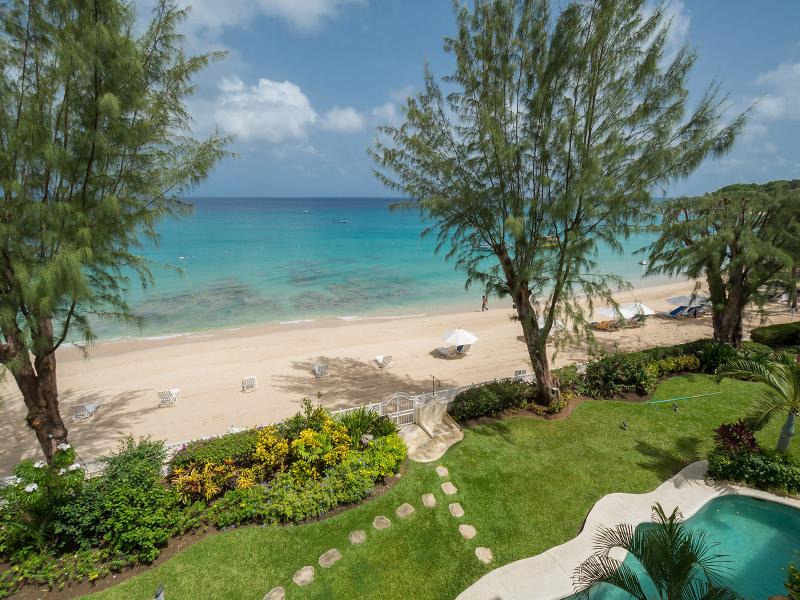 Hallidays at Old Trees , Beachfront villas Barbados , Old Trees , Paynes Bay , St James , West Coast Barbados  