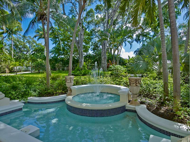 Cove Spring House - Beachfront , Beachfront villas Barbados , St James , The Garden, Barbados , Waterfront villas Barbados , West Coast Barbados  