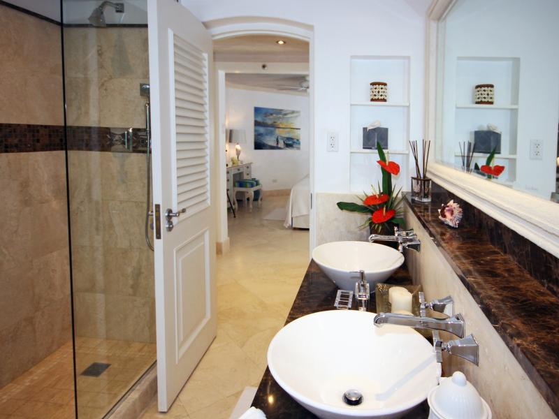 Harmony House - Beachfront , Beachfront villas Barbados , Gibbes , St Peter , West Coast Barbados  