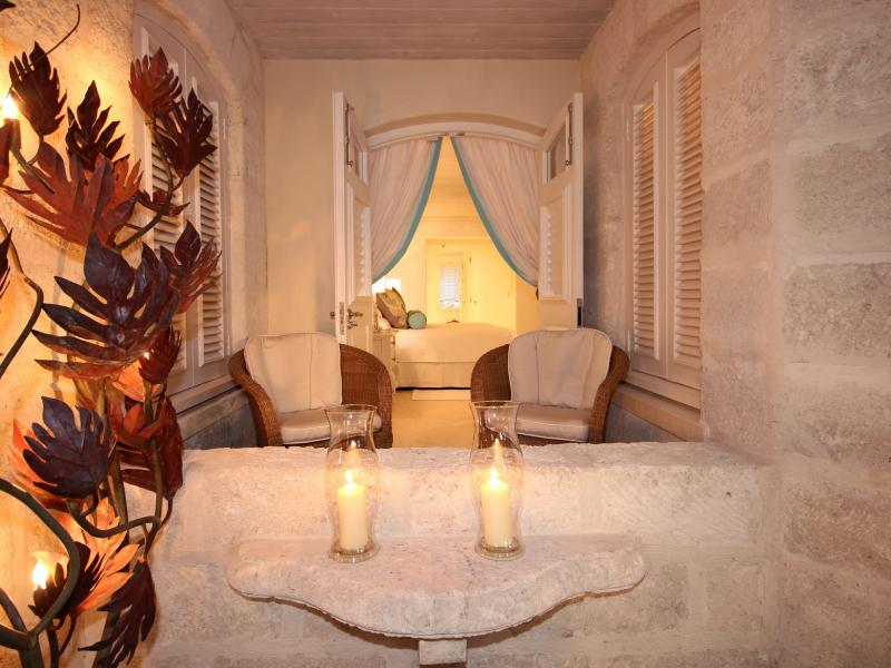 Harmony House - Beachfront , Beachfront villas Barbados , Gibbes , St Peter , West Coast Barbados  