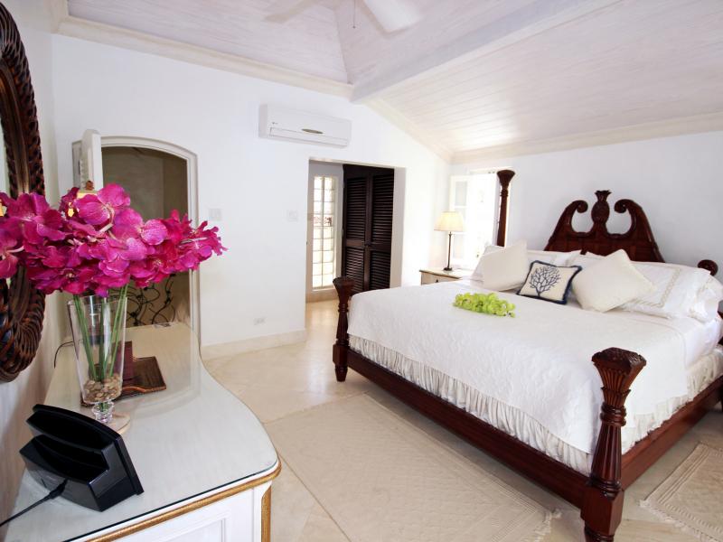 Harmony House - Beachfront , Beachfront villas Barbados , Gibbes , St Peter , West Coast Barbados  