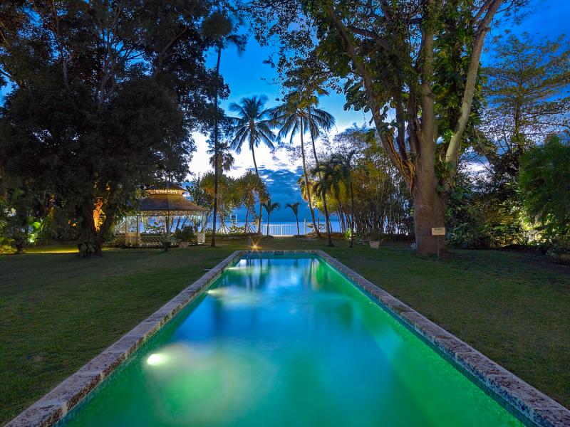 Nelson Gay-Beachfront , Beachfront villas Barbados , Speightstown , St Peter , West Coast Barbados  