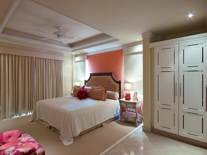 Smugglers Cove 4 , Beachfront villas Barbados , Paynes Bay , St James , West Coast Barbados  