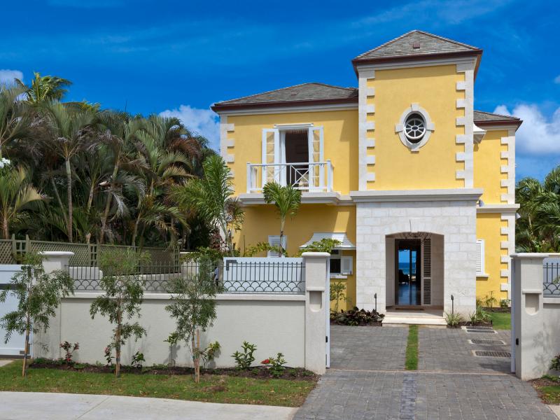 Still Fathoms - Beachfront , Beachfront villas Barbados , Lower Carlton , St James , West Coast Barbados  