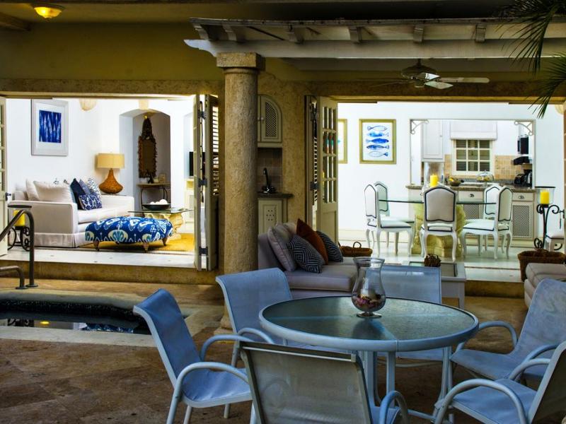 Mahogany Bay - Mahogany Pod , Beachfront villas Barbados , Paynes Bay , St James , West Coast Barbados  