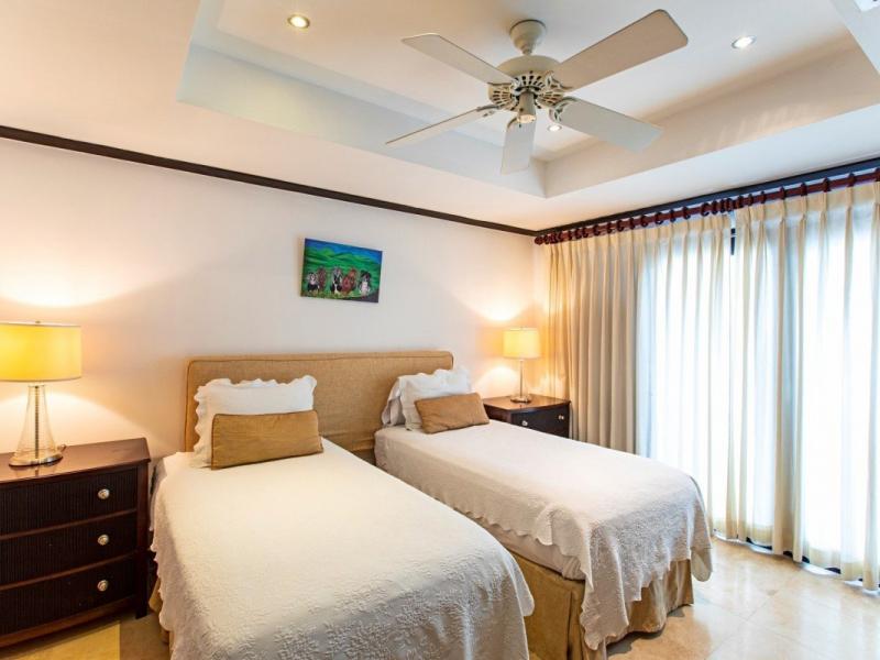 Coral Cove 1 - Beachfront  , Beachfront villas Barbados , Coral Cove , Paynes Bay , St James , West Coast Barbados  