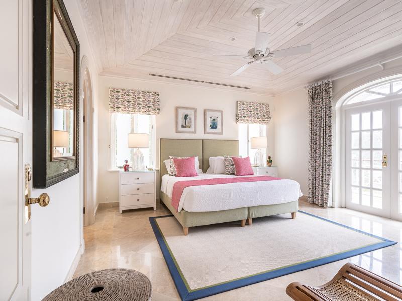 Old Trees Sea Breeze 204  , Beachfront villas Barbados , Old Trees , Paynes Bay , St James , West Coast Barbados  