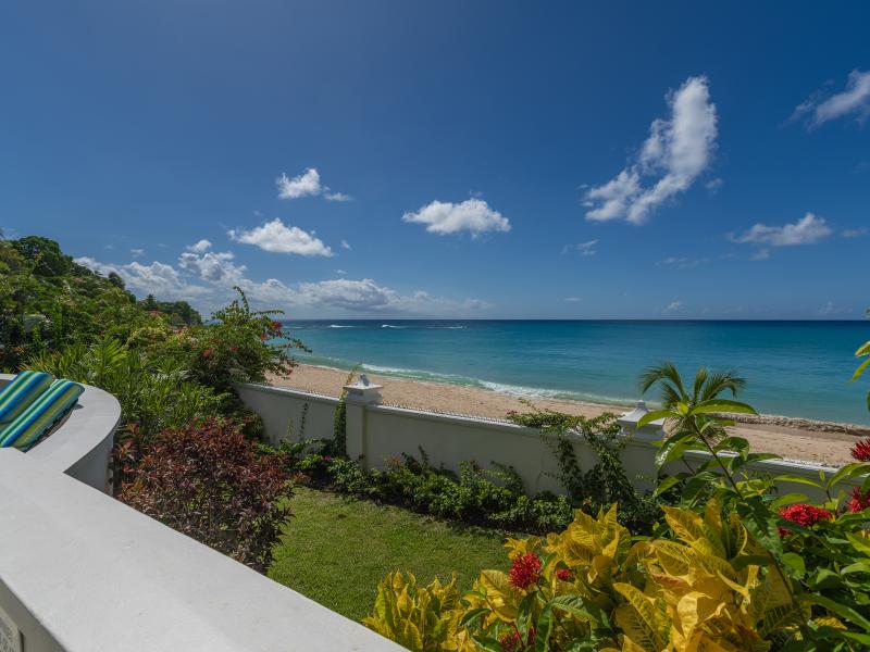 Fosters House - Beachfront , Beachfront villas Barbados , Lower Carlton , St James , West Coast Barbados  