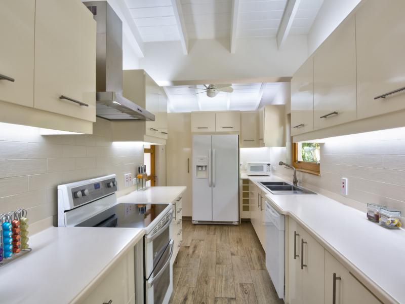 Thespina - Beachfront , St James  