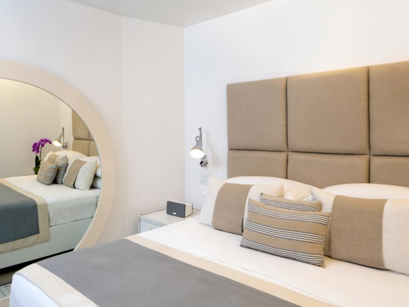 Footprints - beachfront  , Beachfront villas Barbados , Porters , St James , West Coast Barbados  