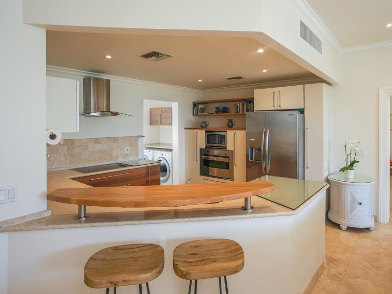 Schooner Bay 205 - Frangipani - Beachfront , Beachfront villas Barbados , Schooner Bay , Speightstown , St Peter , West Coast Barbados  