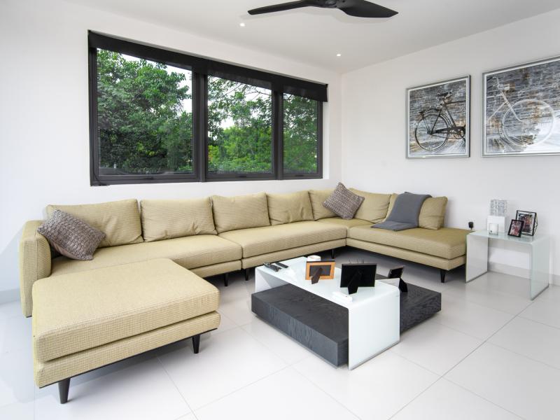 Villa Onyx , Beachfront villas Barbados , St Peter , West Coast Barbados  