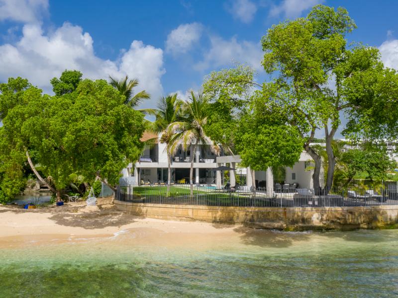 Villa Onyx , Beachfront villas Barbados , St Peter , West Coast Barbados  