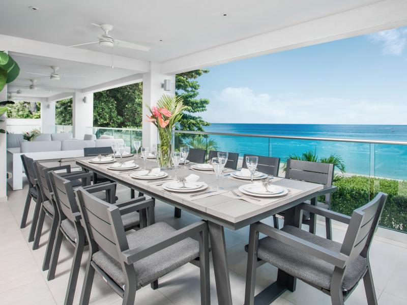 The One at The St James - Beachfront Apartment , Beachfront villas Barbados , Paynes Bay , St James  