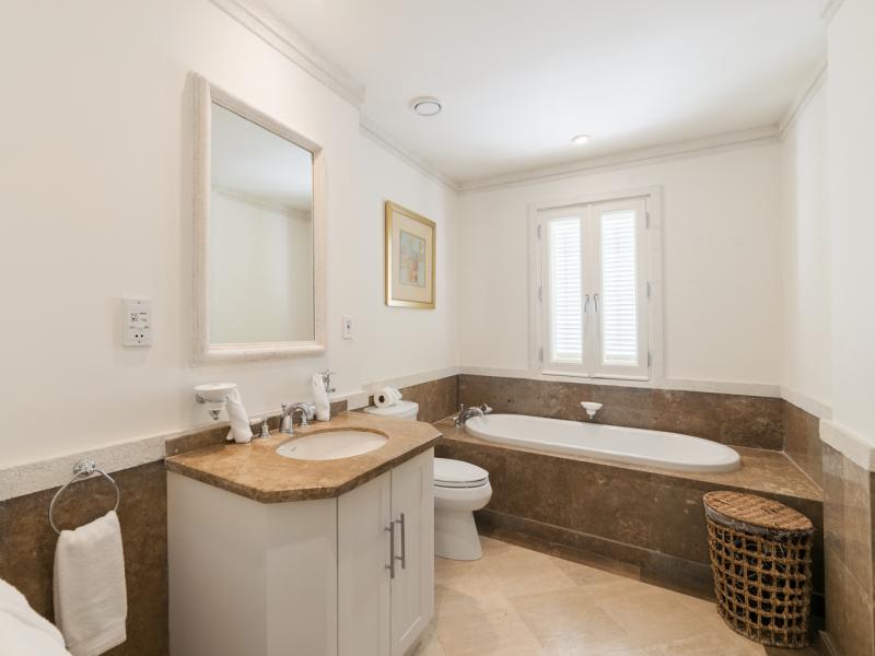 Smugglers Cove 6 , Beachfront villas Barbados , Paynes Bay , St James , West Coast Barbados  