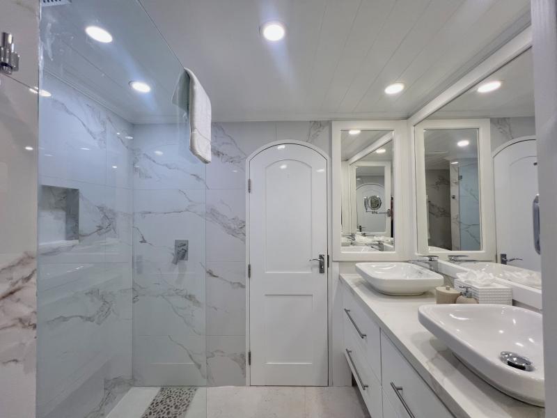 Glitter Bay 201 - Sea Sea , Beachfront villas Barbados , Glitter Bay , Porters , St James , West Coast Barbados  