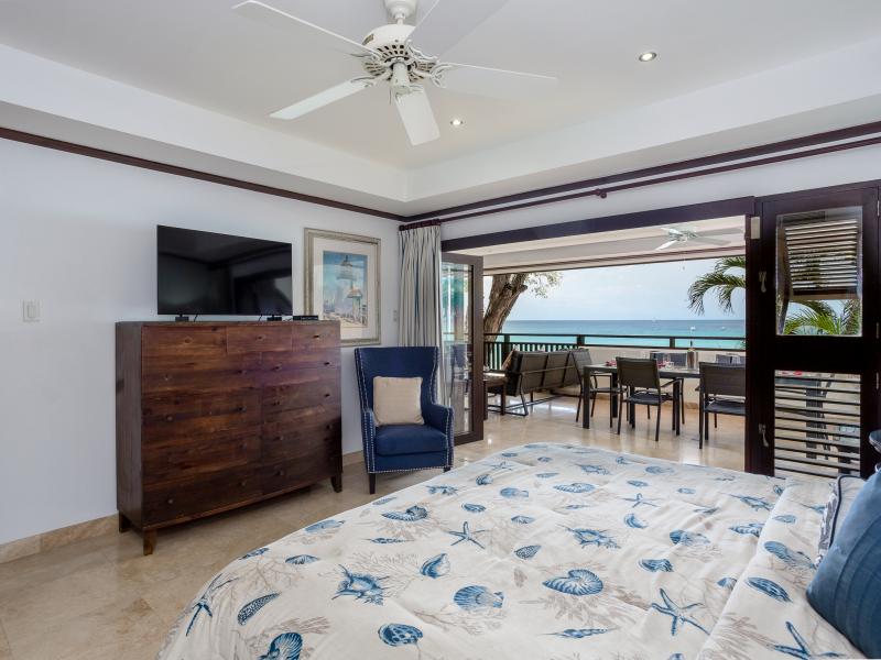 Coral Cove 5 - Shutters , Beachfront villas Barbados , Coral Cove , Paynes Bay , St James , West Coast Barbados  