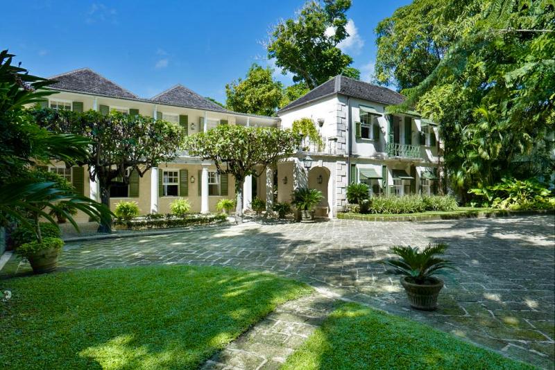 Mango Bay Villa- Beachfront Messel style Mango Bay Villa- Beachfront Messel style